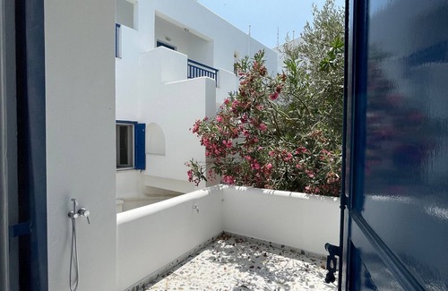 Tinos Apartment | Zen Beach House in Tinos 2