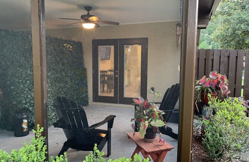 Temple Terrace House | "Zen Oasis"-Private Suite, king bed, kitchenette