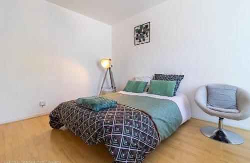 Annemasse Apartment | ZenBNB - L'émeraude - Beautiful Studio Apartment - Near Tram Station for Geneva