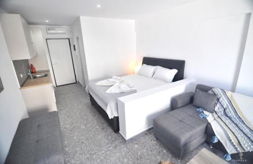 Gerakini Apartment | Zennova Sirene Luxury Studios
