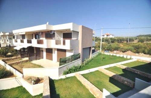 Gerakini Apartment | Zennova Sirene Luxury Studios