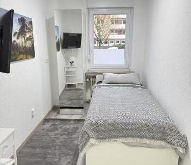 Herne Apartment | Zentral gelegene Zimmer mit Gemeinschaftsküche und -bad