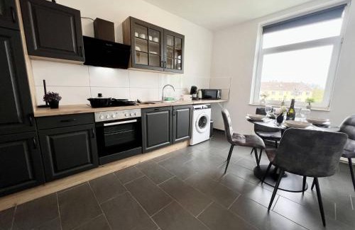 Holsterhausen Apartment | Zentrale City Ferienwohnung Essen 3 Zimmer Balkon Messe