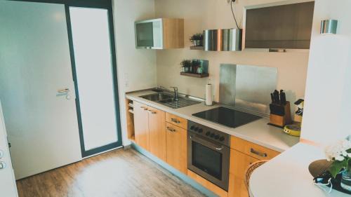 Hofstetten Apartment | Zentrale Ferienwohnung mit Waldblick