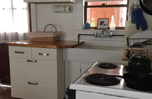 Wells Beach Cottage | Zephyr- Quiet cottage on the marsh, shopping, beaches, eats and more