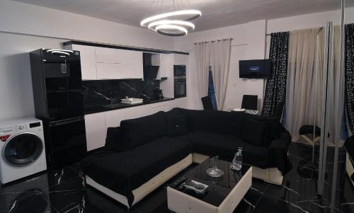 Katerini Apartment | Zeusplace Black and White Retreat