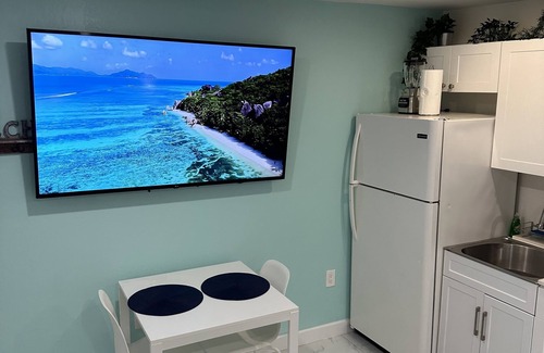 Lake Ridge House | ★ Zin Cozy Studio★5 min to Beach★