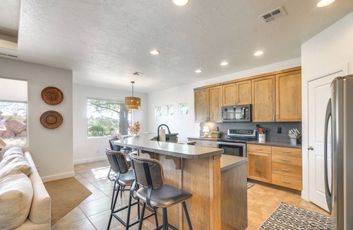 Kanab House | Zion Area Home w/Scenic Views & Private Hot Tub!