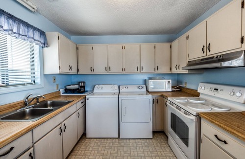 Topsail Beach House | Zion East | Easy Beach Access + Amazing Views!