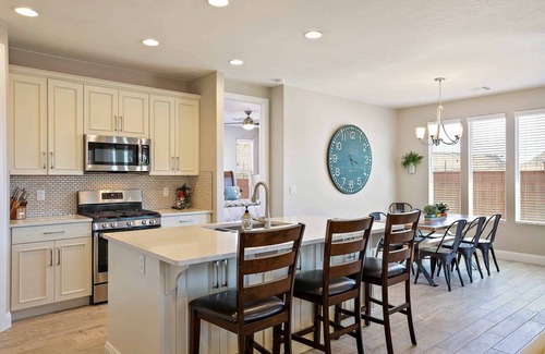 Sienna Hills House | Zion Reunion Poolhouse, PRIVATE POOL, SLEEPS 24!
