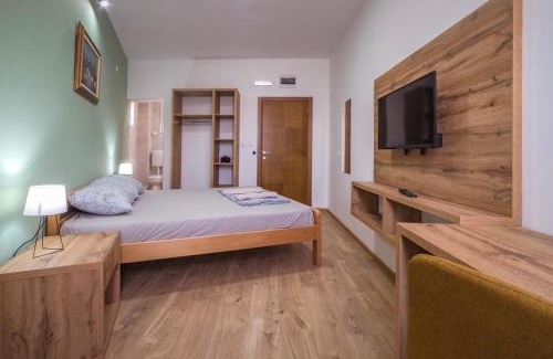 Pirot Apartment | Zoe Pirot