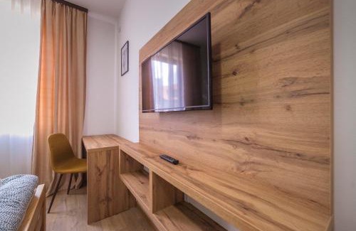 Pirot Apartment | Zoe Pirot