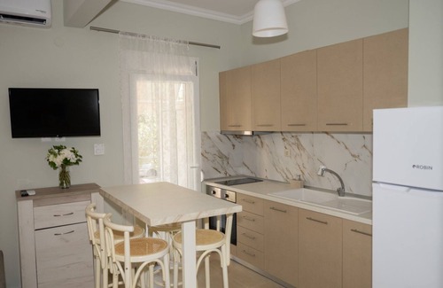Nea Moudania Apartment | Zoe SeaView Apartment by RentalsPro
