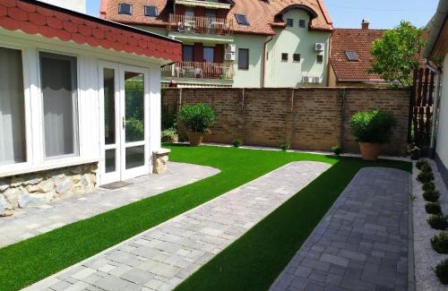 Hajduszoboszlo Apartment | Zoli Apartmanok-Zoli Kölcsey 19 Villa