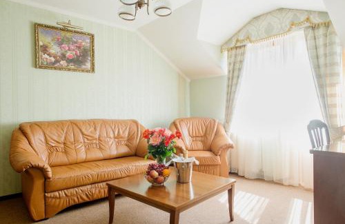 Serednye Hotel | Zolota Gora Hotel-Rancho