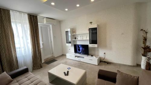 Savski Venac Apartment | Zone Dedinje