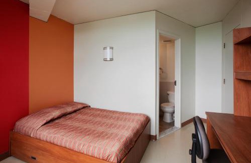 Cote-Des-Neiges—Notre-Dame-De-Grace Hotel | ZUM MTL Auberge d'été - Université de Montréal
