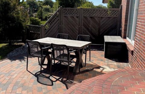 Borkum Apartment | Zwei Separate Schlafzimmer, Große Terrasse und Garten!