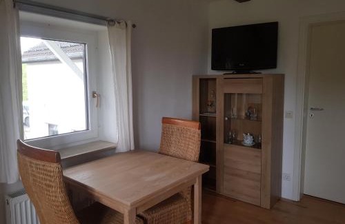 Much Apartment | Zweibettzimmer mit Bad auf Pferdehof in Much
