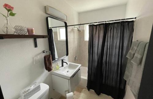 Encanto Apartment | zzz Msg for 5 percent off zzz 3Bed 1Bath KingKingQueenBeds House MidtownPHX