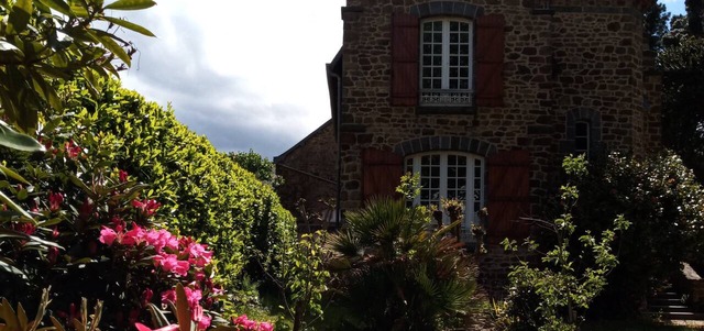 Petit Manoir Breton and garden Villa La Côte du Chat 3* Direct.St Malo, Dinard