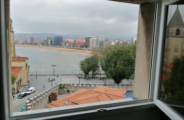 Ático EN Cimadevilla DE Gijón Mirando AL Cantábrico Y A LA Playa DE SAN Lorenzo