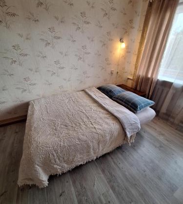 Квартира з балконом 2 кімнати вул 23 серпня 13А