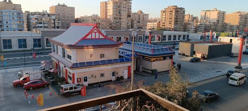 غرف باطلالة حضارية وخدمات فندقية متكاملة