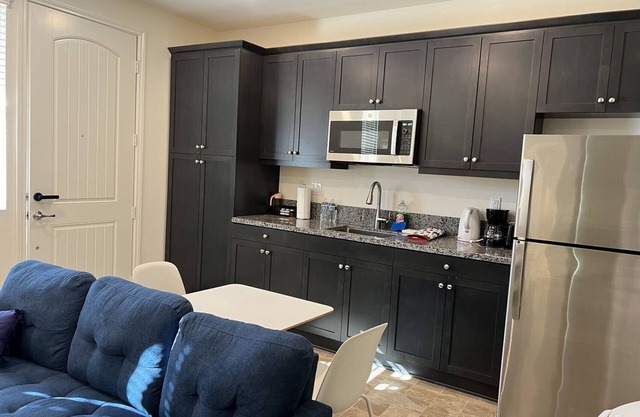 全新一室一厅可简餐可洗衣服