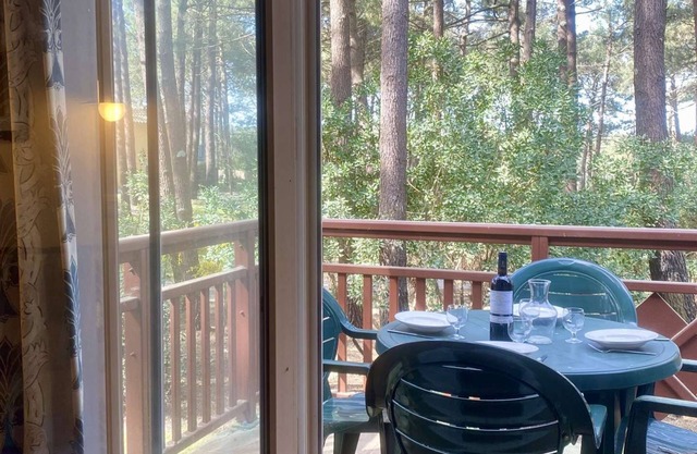01416 One bedroom flat with balcony in a holiday residence with pool