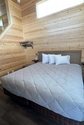 057A Brand New Cozy Cabin with Loft & King bed near Grand Canyon South Rim