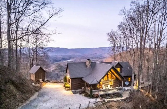 1,000,000 View x 2! Lake View, Hot Tub, Fire Pit!