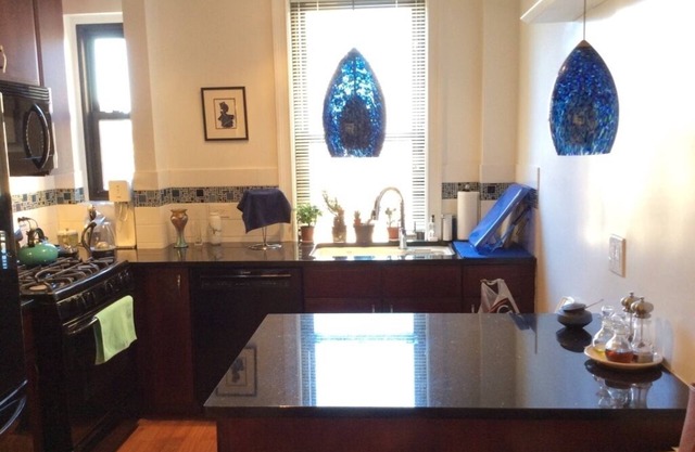 1/2 block to Central Park - W 84th Street