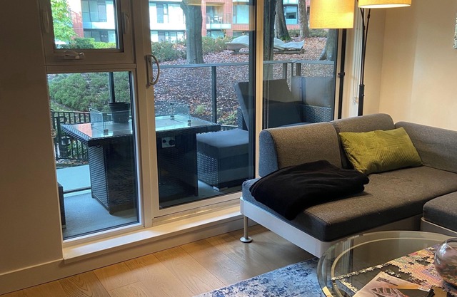 1 bed 1 bath in a quiet and spacious 2bdrm 2bth (entire apartment available too)