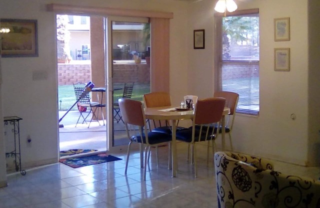 1 Bed Apartmt-No Cleaning Fee!nnnn- Large 1 Bedroom Apartment: Hummingbird Haven