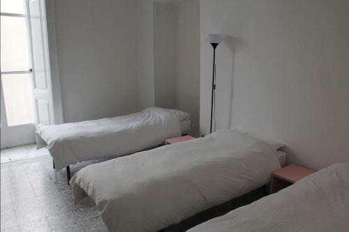 1 bed in Basic 6 Bed Female Room (share Bathroom)