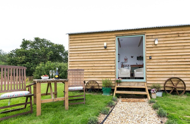 1 bedroom accommodation in Wootton Bridge
