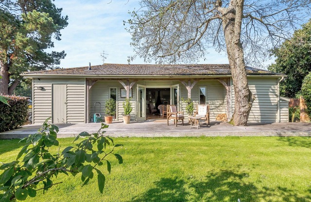 1 bedroom accommodation in Lymington
