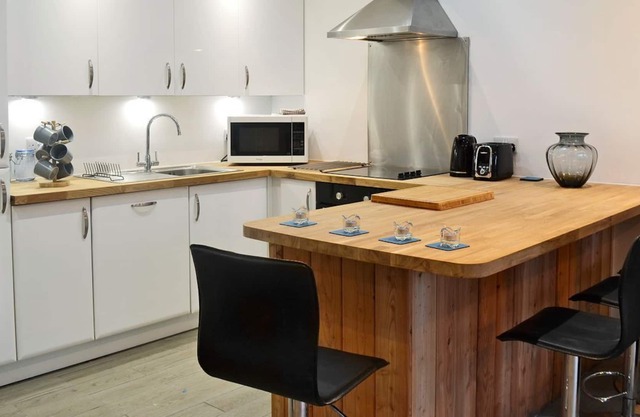 1 bedroom accommodation in Stewarton