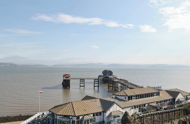 1 bedroom accommodation in Mumbles, near Swansea