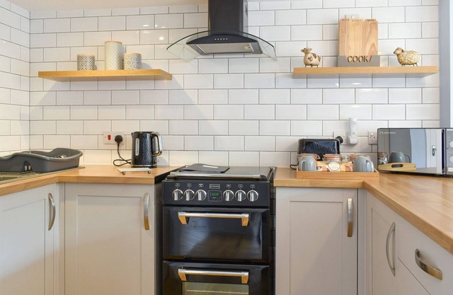 1 bedroom accommodation in Barton-on-Sea, near New Milton