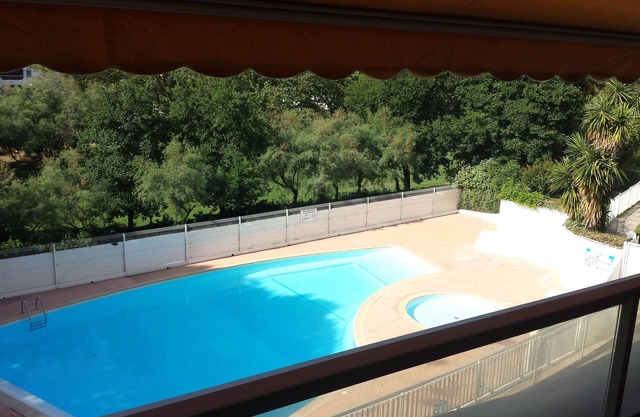 1 bedroom apartment, private parking, swimming pool, lift close to the beach