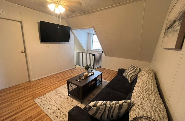 1 bedroom apt 10 mins to EWR and 30 mins to NYC