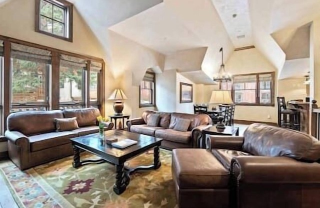 1 Bedroom Aspen Mountain Residences, The Old Hyatt