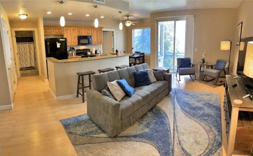 1-Bedroom Condo in the Heart of the City