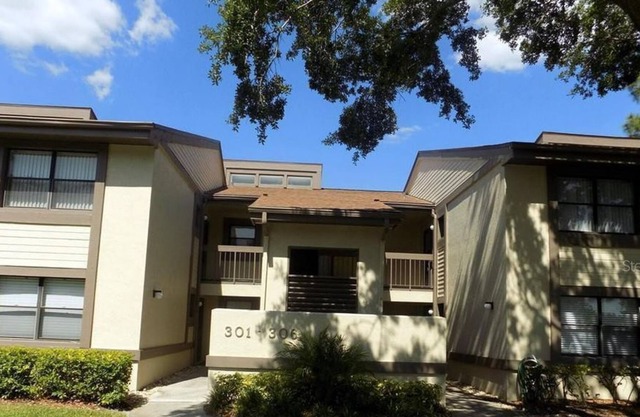 1 Bedroom Condo L-93832 by Houzlet
