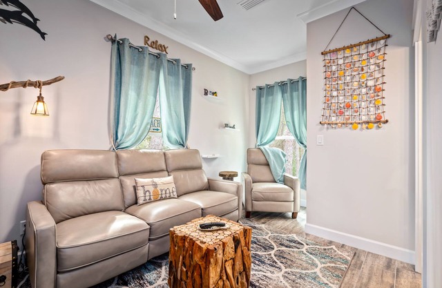 1 Bedroom in the Pines~Dauphin Pod