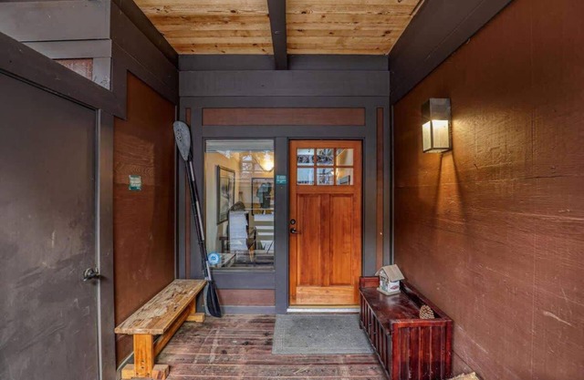 1 Bedroom Lakefront at Chinquapin | Unit 150