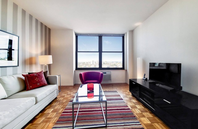1 Bedroom Near Grove Street PATH Train to NYC