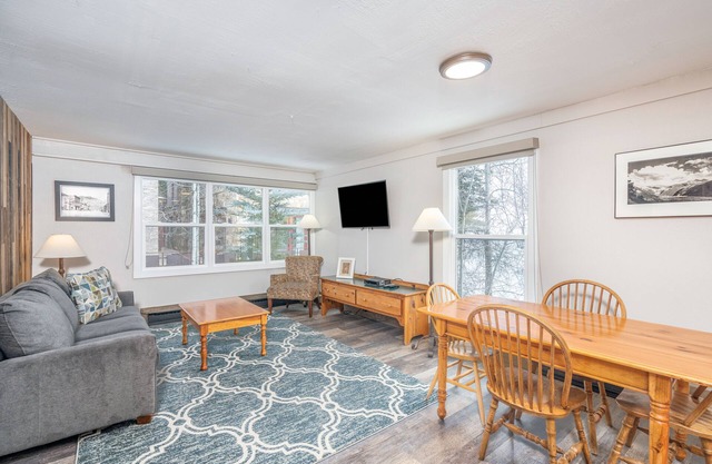 1-Bedroom Pet-Friendly Unit at the Mountainside Inn